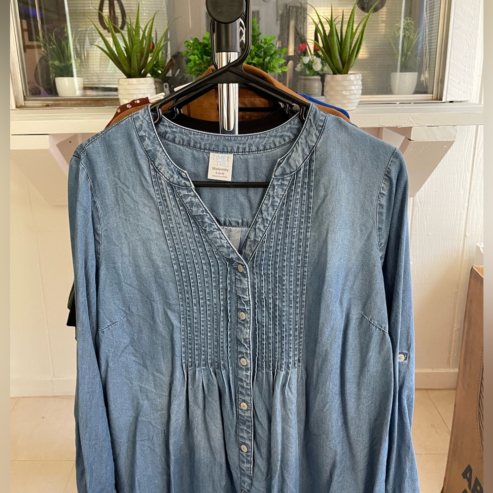 Time and Tru Women Maternity Top